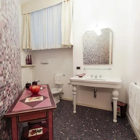 Sleeps 16 Pool Air Con Wifi * Stresa