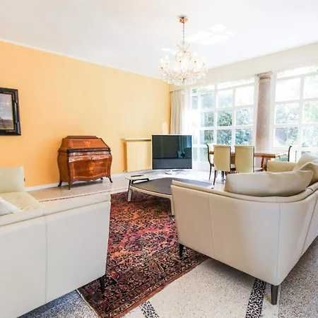 Villa Sleeps 16 Pool Air Con Wifi Stresa