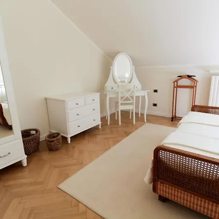 Sleeps 16 Pool Air Con Wifi Villa Stresa